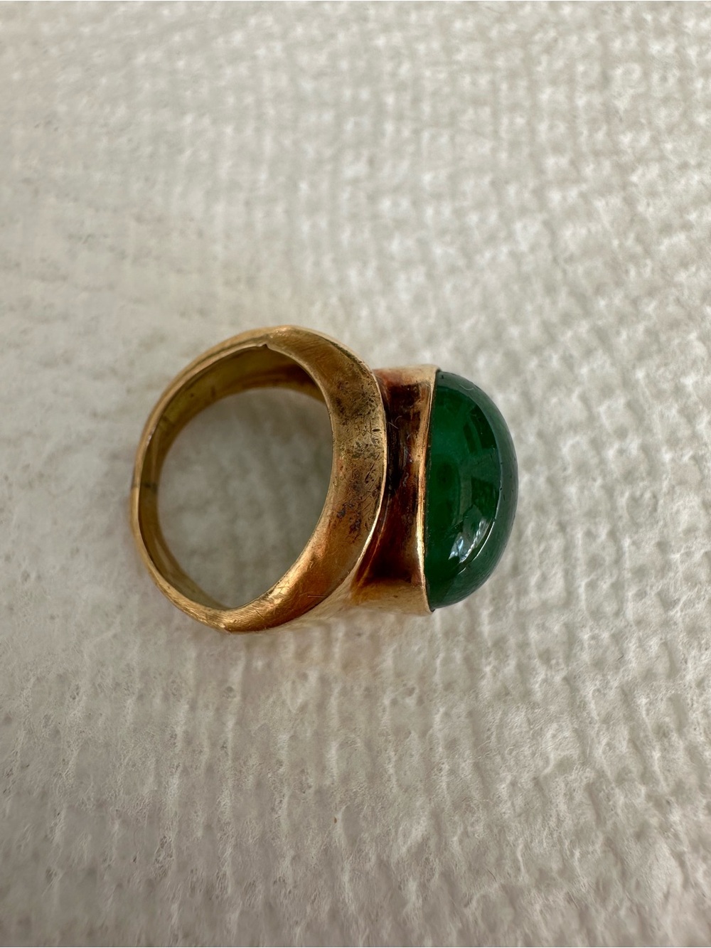 Vintage 18K Gold Green Cabochon Ring